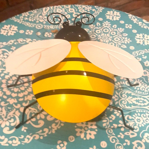 NWT Yellow & Black 12” Metal Bee Garden Art - Picture 4 of 5